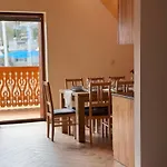 Na Soszowie: Scenic Retreat With Hot Tub & Sauna, Near Slopes Apartment *