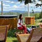 Apartment Na Soszowie: Scenic Retreat With Hot Tub & Sauna, Near Slopes